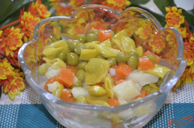 Фото приготовление рецепта: Постный овощной салат с маринованной спаржевой фасолью шаг №4