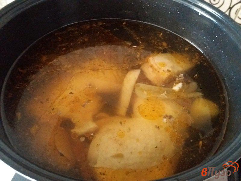 Фото приготовление рецепта: Куриный суп с детскими макаронами шаг №4