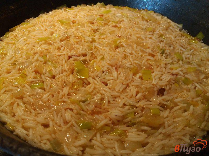 Фото приготовление рецепта: Жареный рис на гарнир шаг №9