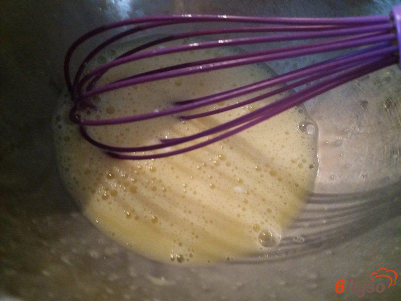 Фото приготовление рецепта: Кекс с изюмом и вяленой клюквой шаг №3