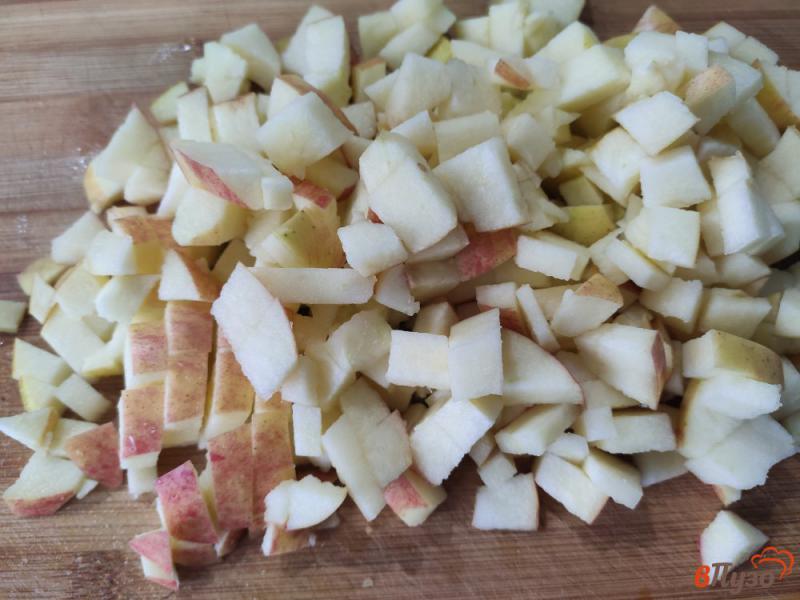 Фото приготовление рецепта: Блинчики с яблоками и сметанным кремом шаг №7