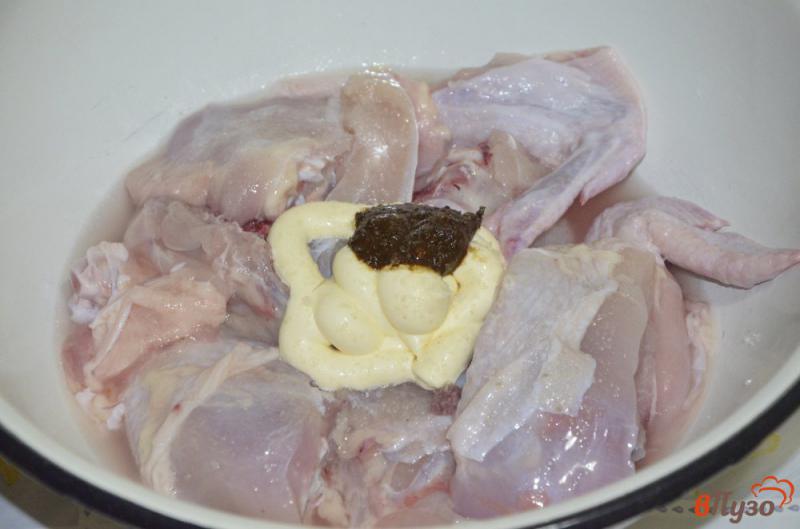 Фото приготовление рецепта: Курица кусочками запеченная с картофелем шаг №1
