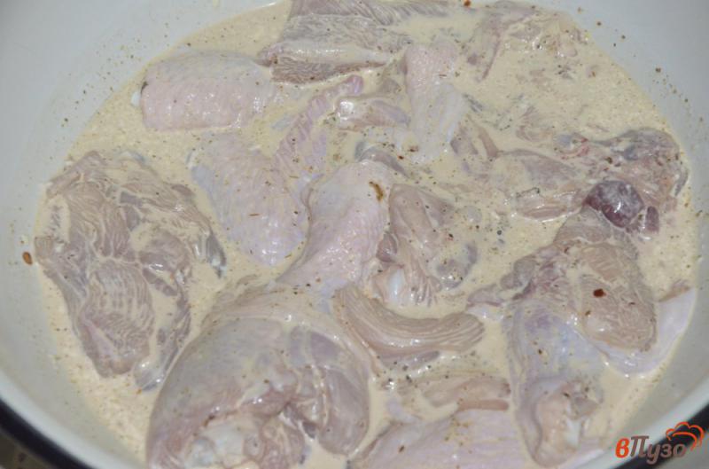 Фото приготовление рецепта: Курица кусочками запеченная с картофелем шаг №2