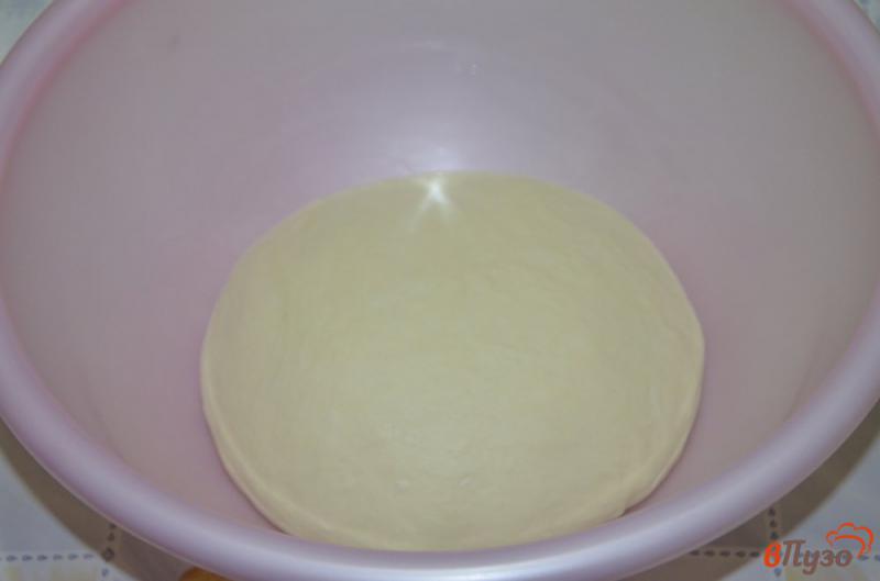 Фото приготовление рецепта: Постное дрожжевое тесто на сухих дрожжах для пиццы или пирожков шаг №7