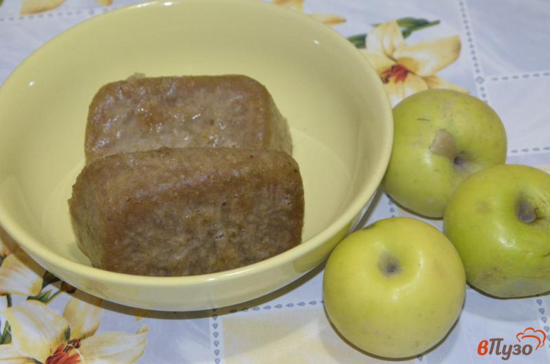 Фото приготовление рецепта: Компот из инжира и яблок шаг №1