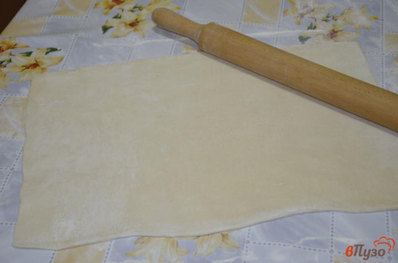 Фото приготовление рецепта: Тонкая пицца с ветчиной и маслинами шаг №1
