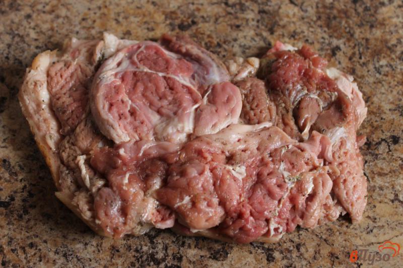 Фото приготовление рецепта: Запеченная свиная рулька без кости в медово - горчичном соусе шаг №2