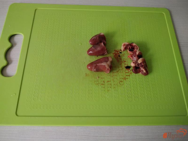 Фото приготовление рецепта: Салат с куриных сердечек шаг №1