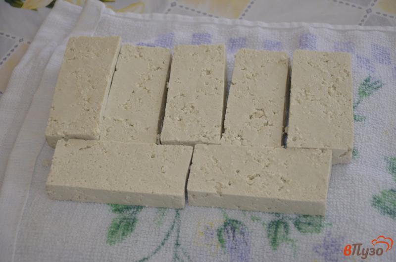 Фото приготовление рецепта: Жареный тофу шаг №3