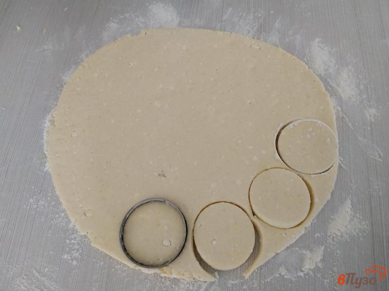 Фото приготовление рецепта: Творожное печенье с имбирем шаг №6