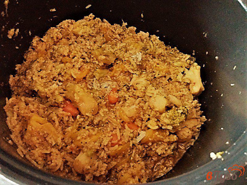 Фото приготовление рецепта: Рис  с овощами на мясном бульоне в мультиварке шаг №6
