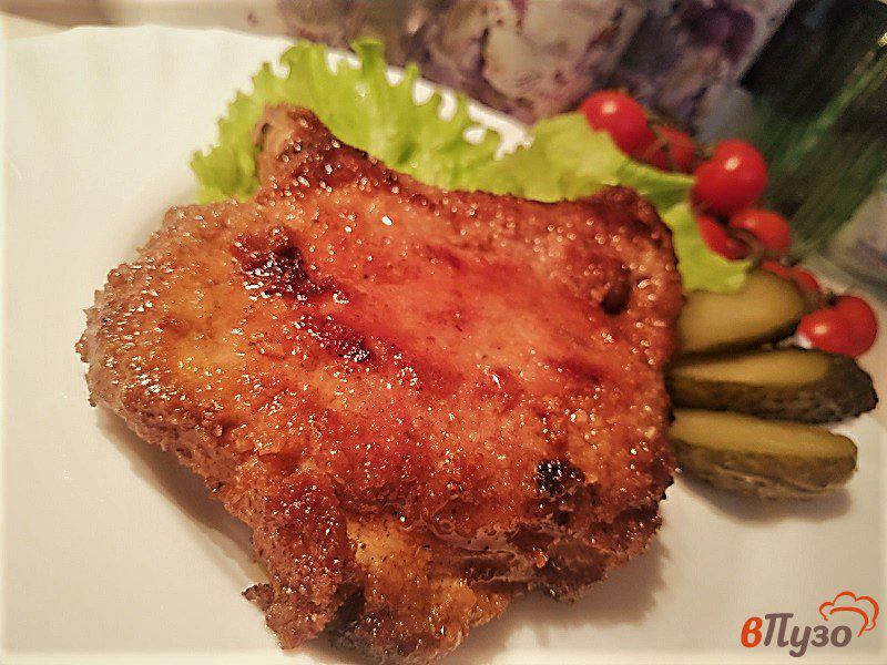 Фото приготовление рецепта: Отбивная из свининой корейки на кости (Kotliel shabowy) шаг №8