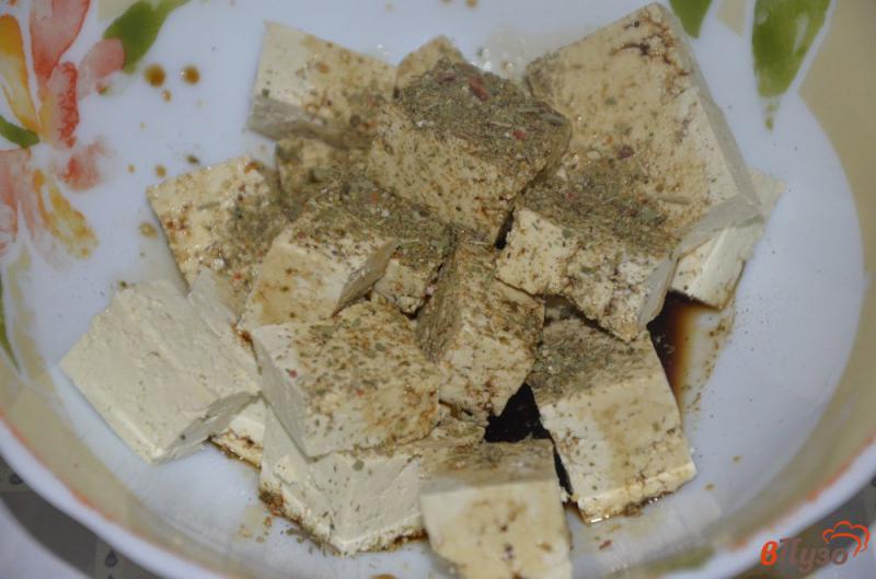 Фото приготовление рецепта: Овощной салат с тофу шаг №1