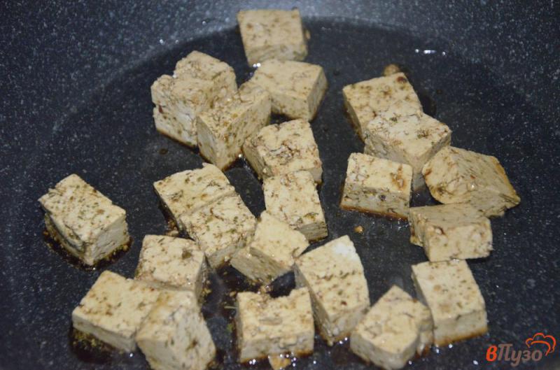 Фото приготовление рецепта: Овощной салат с тофу шаг №2