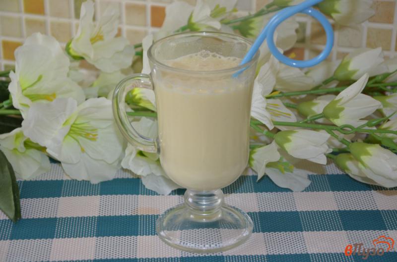 Фото приготовление рецепта: Молочный коктейль с манго и бананом шаг №4