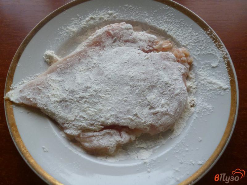 Фото приготовление рецепта: Куриный шницель в кунжутной панировке шаг №3