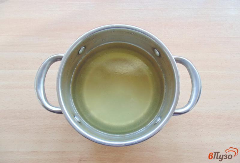 Фото приготовление рецепта: Куриный суп с лапшой удон и спаржевой фасолью шаг №1
