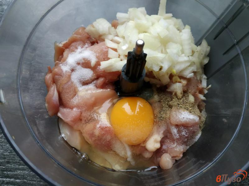 Фото приготовление рецепта: Котлеты куриные с коричневым рисом шаг №2