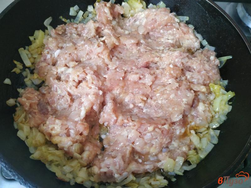 Фото приготовление рецепта: Рисовая запеканка с мясом шаг №4