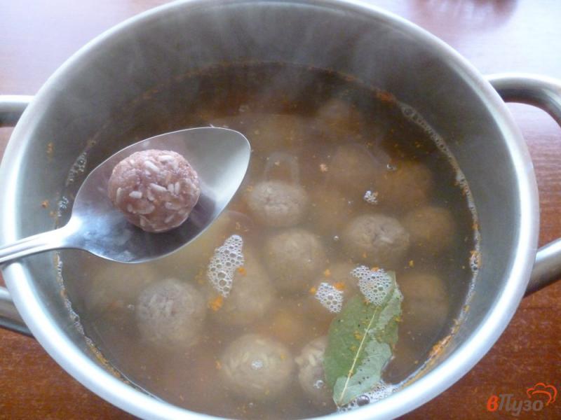 Фото приготовление рецепта: Суп с фрикадельками шаг №6
