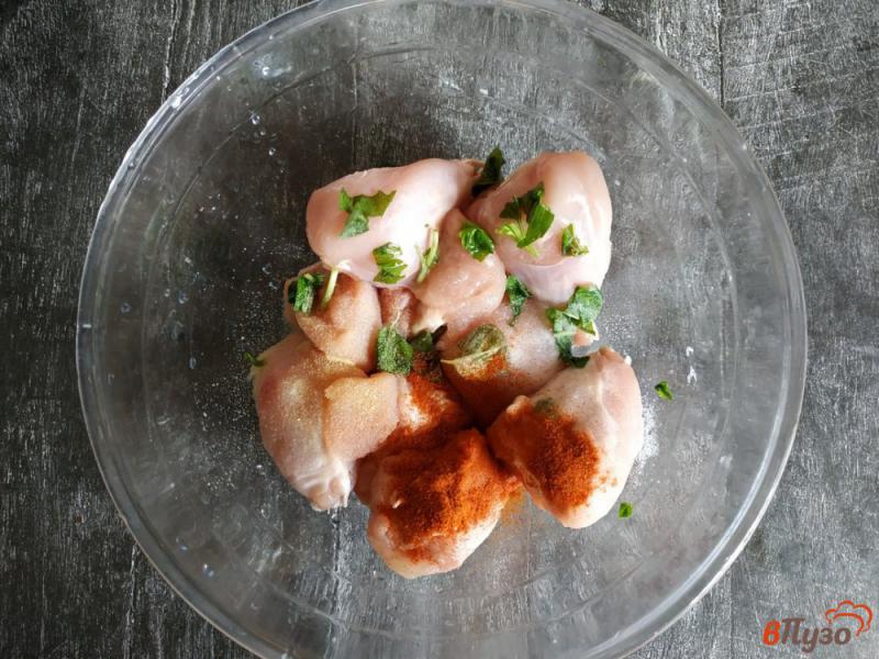 Фото приготовление рецепта: Куриные голени с чесноком и паприкой шаг №1