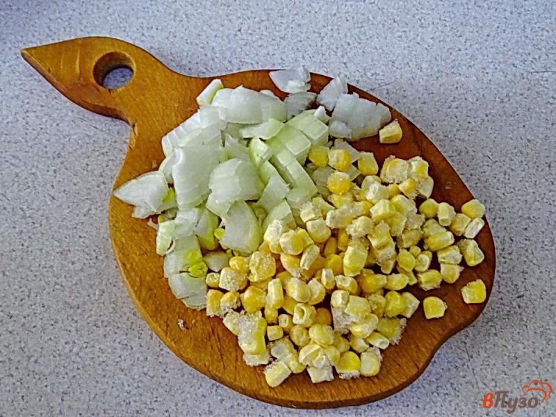 Фото приготовление рецепта: Разгрузочный суп с фасолью и кукурузой шаг №2