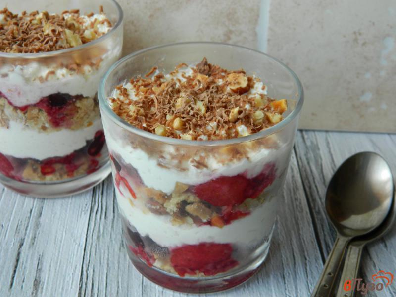 Фото приготовление рецепта: Творожный десерт с ягодами шаг №12