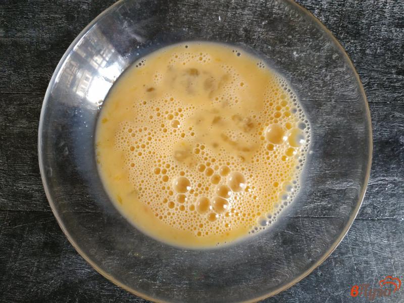 Фото приготовление рецепта: Омлет с брокколи и сыром шаг №2