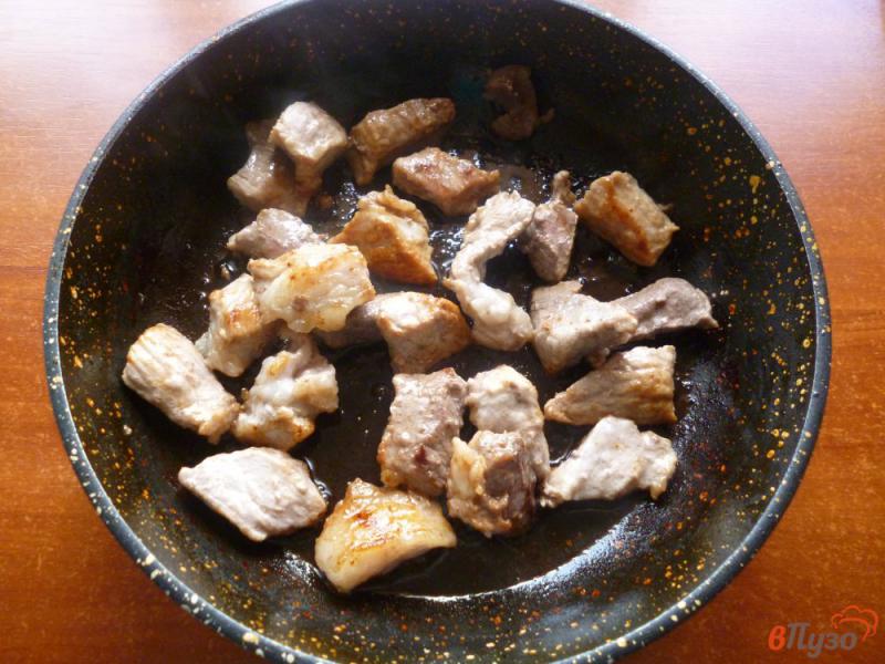 Фото приготовление рецепта: Свинина тушеная со сливками шаг №1