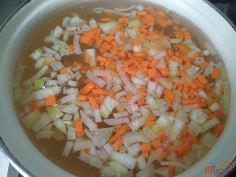 Фото приготовление рецепта: Диетический суп с вермишелью шаг №3