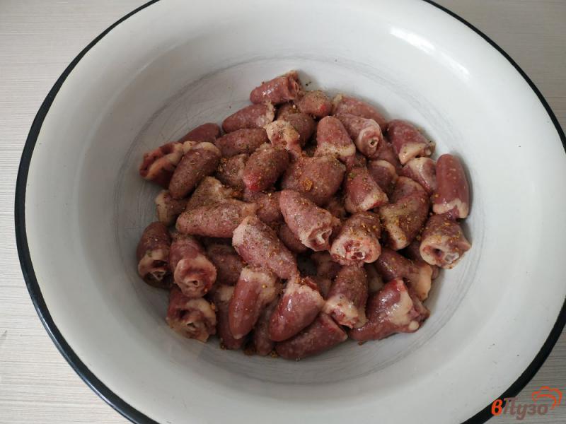 Фото приготовление рецепта: Шашлык из куриных сердечек в духовке шаг №2