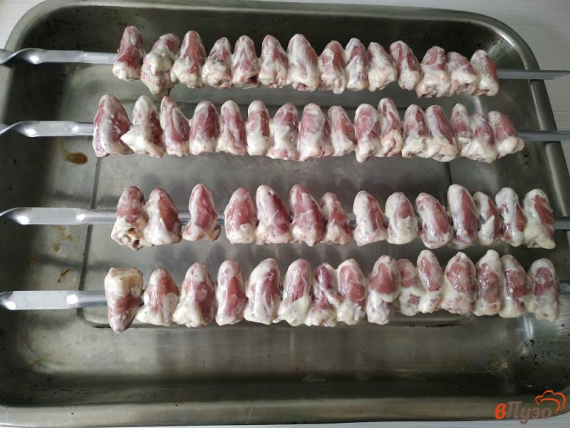 Фото приготовление рецепта: Шашлык из куриных сердечек в духовке шаг №4