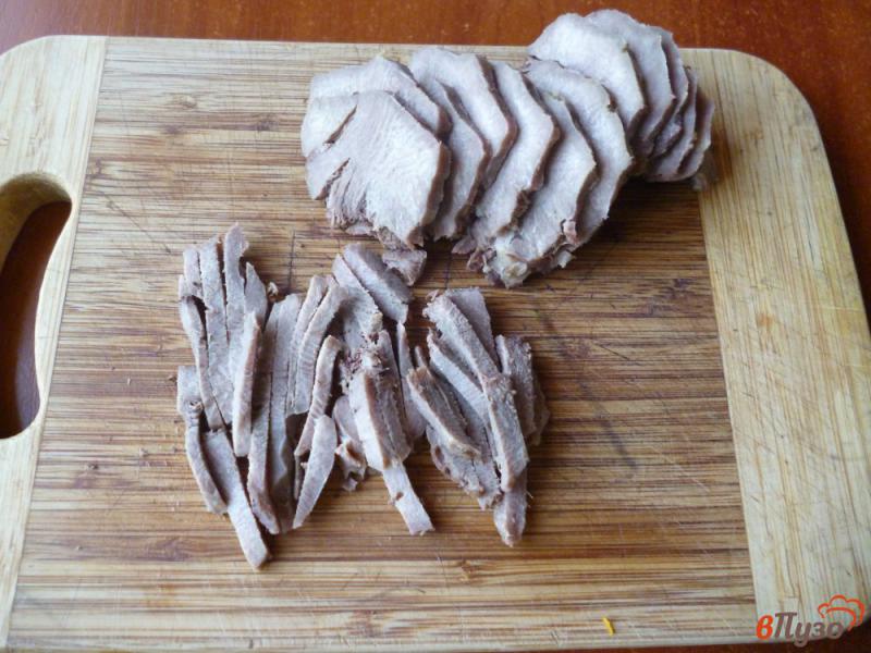 Фото приготовление рецепта: Салат из свиного языка шаг №1