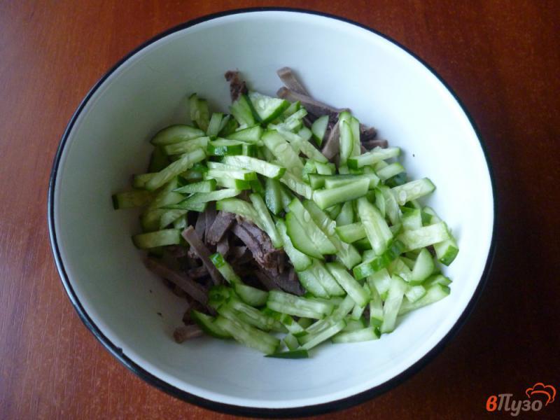 Фото приготовление рецепта: Салат из свиного языка шаг №2