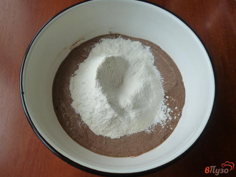 Фото приготовление рецепта: Шоколадное песочное печенье шаг №6