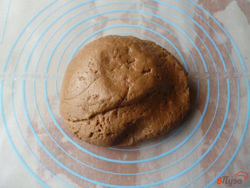 Фото приготовление рецепта: Шоколадное песочное печенье шаг №7