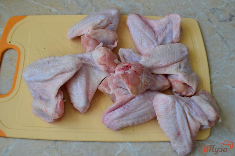 Фото приготовление рецепта: Куриные крылышки в майонезе с горчицей шаг №3