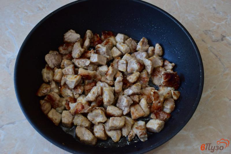 Фото приготовление рецепта: Свинина в подливе с овощами шаг №1