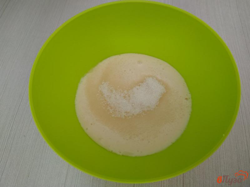 Фото приготовление рецепта: Оладьи на ряженке с содой шаг №1