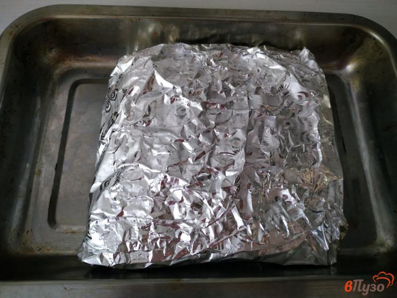 Фото приготовление рецепта: Запечённые куриные бедра в соусе сацебели шаг №5