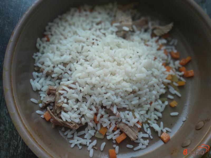 Фото приготовление рецепта: Рис карри с овощами и индейкой шаг №3