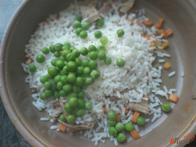 Фото приготовление рецепта: Рис карри с овощами и индейкой шаг №4