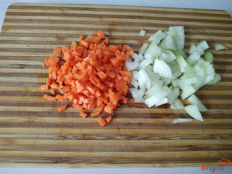Фото приготовление рецепта: Тушеный картофель с филе хека шаг №2
