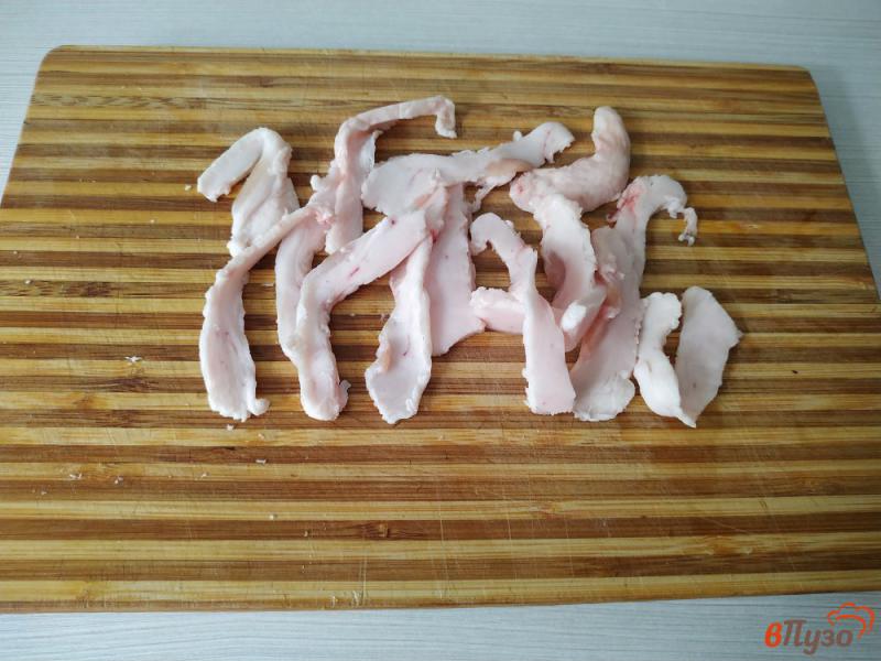 Фото приготовление рецепта: Перловая каша с жареным луком и шкварками шаг №2