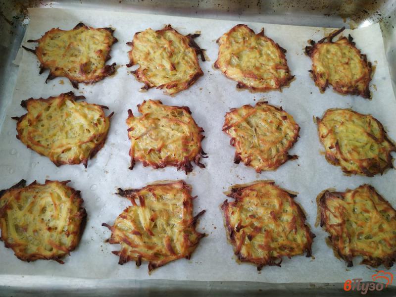Фото приготовление рецепта: Картофельные драники в духовке шаг №6