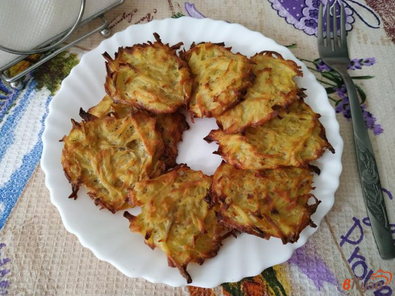 Фото приготовление рецепта: Картофельные драники в духовке шаг №7