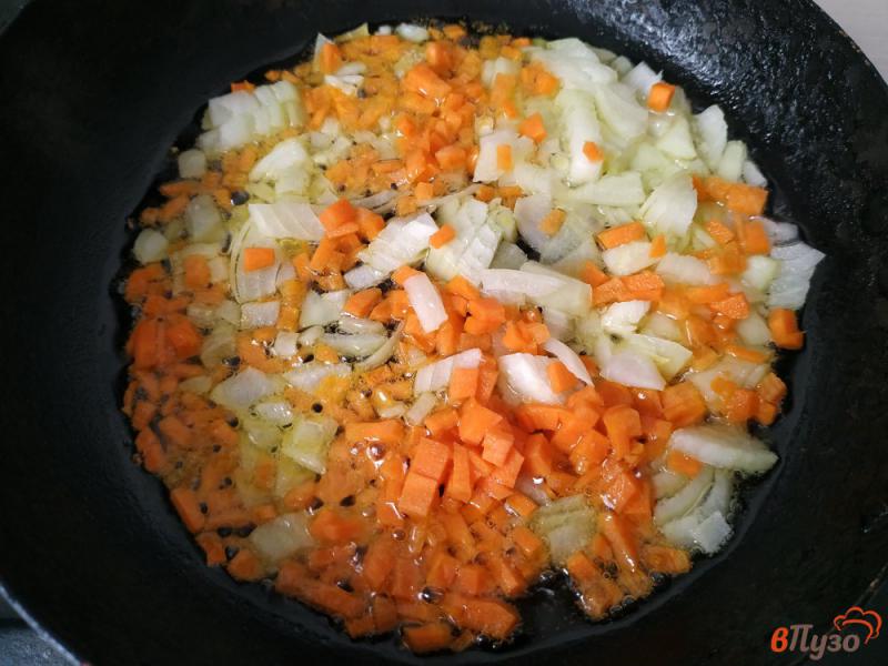 Фото приготовление рецепта: Суп со шпинатом и щавелем на курином бульоне шаг №3