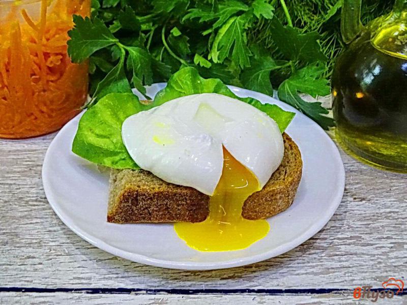 Фото приготовление рецепта: Яйцо пашот классическое шаг №7