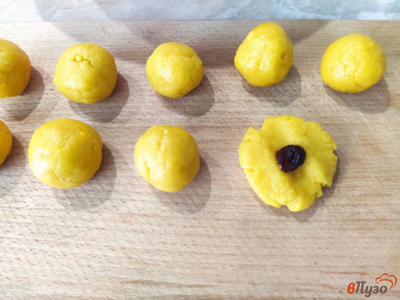 Фото приготовление рецепта: Песочное печенье на варёных желтках шаг №6