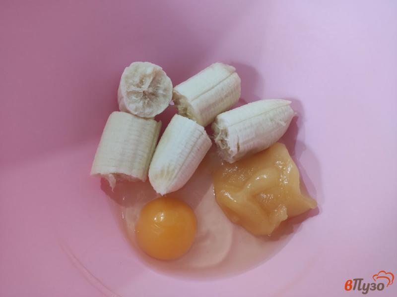 Фото приготовление рецепта: Овсяное печенье с бананом финиками и семенами шаг №2